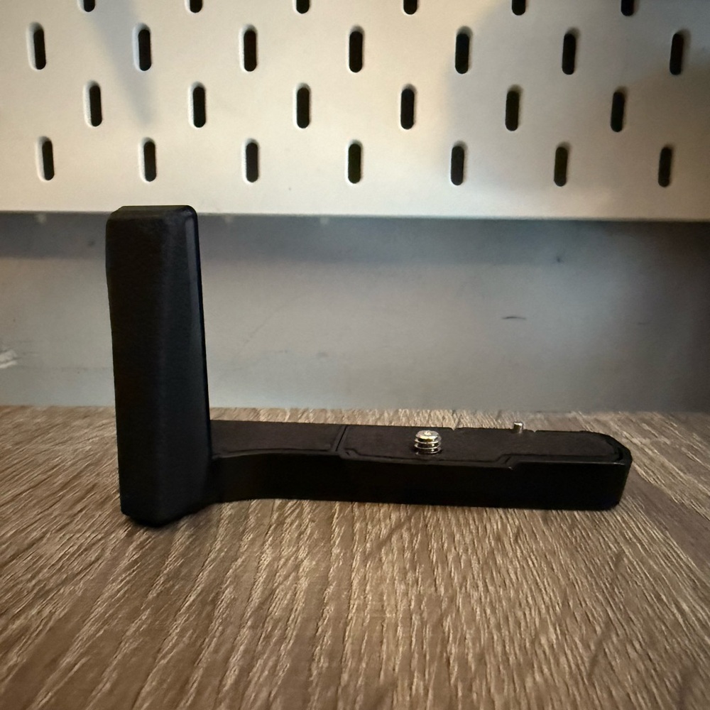 Olympus OMDEM 10 mark i extension hand grip